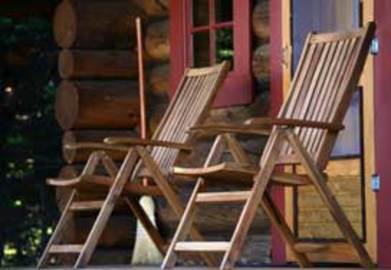 How To Decorate the Back House Area Of a Cabin